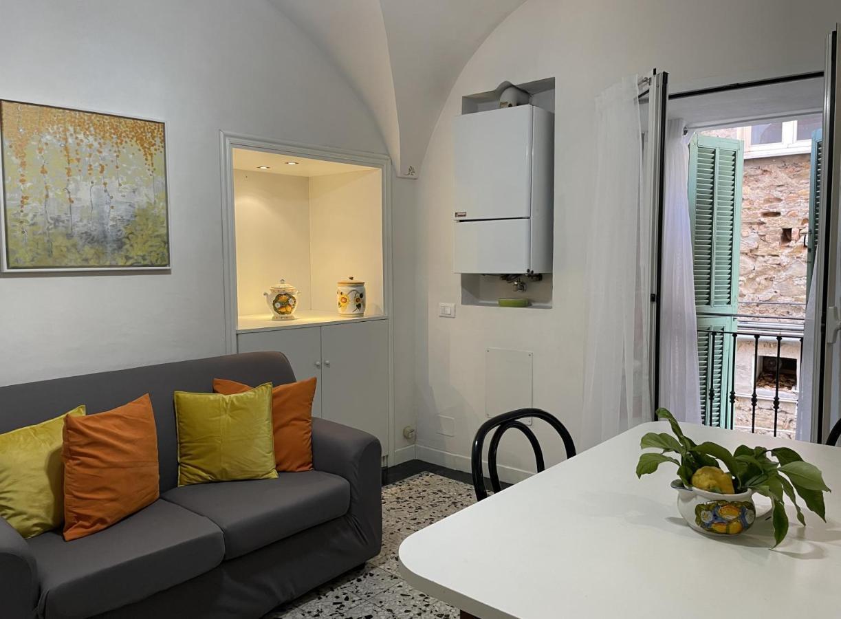 Old Town Lemon Charm Apartment Бордихера Екстериор снимка
