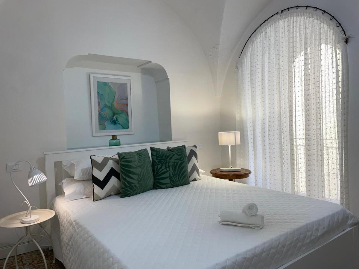 Old Town Lemon Charm Apartment Бордихера Екстериор снимка