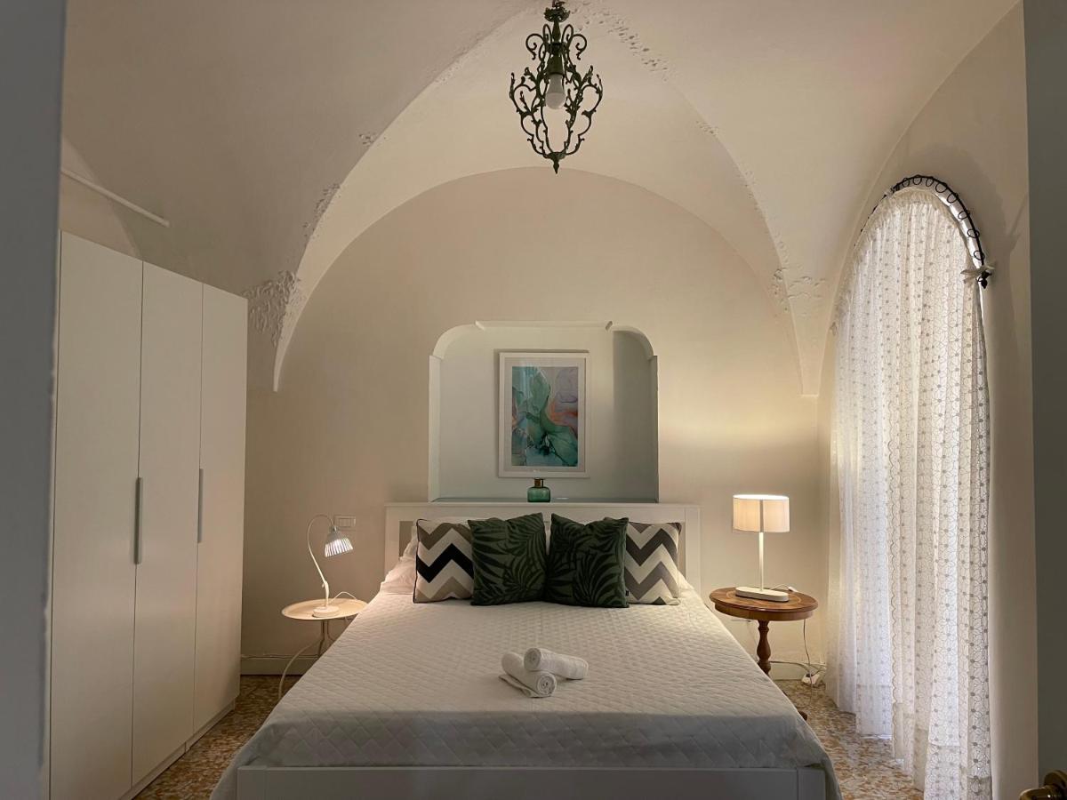 Old Town Lemon Charm Apartment Бордихера Екстериор снимка